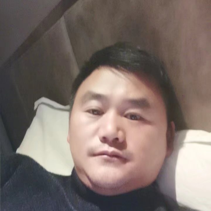 奔跑的第二张照片--西昌蓝颜知己交友网